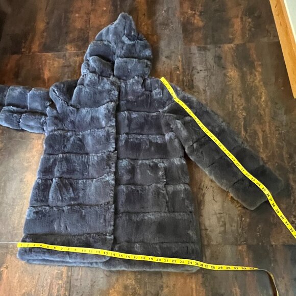 Gorgeous BCBGMAXAZRIA Women's Charcoal Gray Faux Fur Hooded Coat/Jacket, Size M - Picture 7 of 15